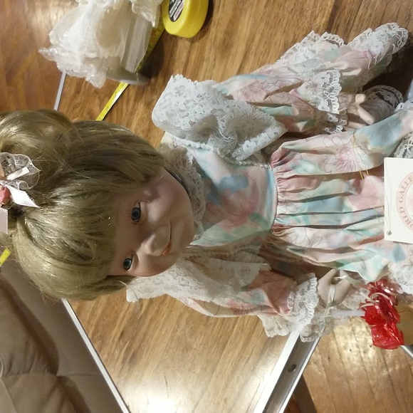 New Beautiful Porcelain Doll.❤️ - Picture 9 of 11